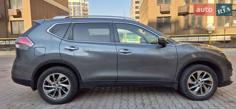 Внедорожник / Кроссовер Nissan X-Trail 2017 в Софиевской Борщаговке