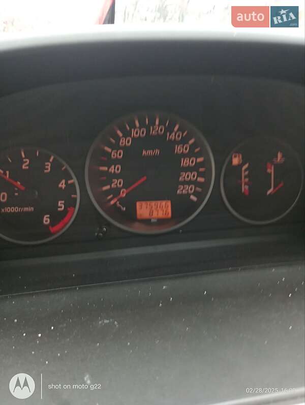 Позашляховик / Кросовер Nissan X-Trail 2002 в Києві