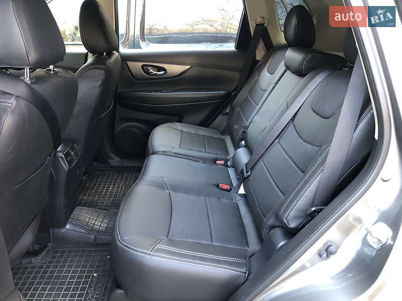 Внедорожник / Кроссовер Nissan X-Trail 2015 в Николаеве