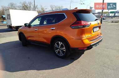 Позашляховик / Кросовер Nissan X-Trail 2017 в 
