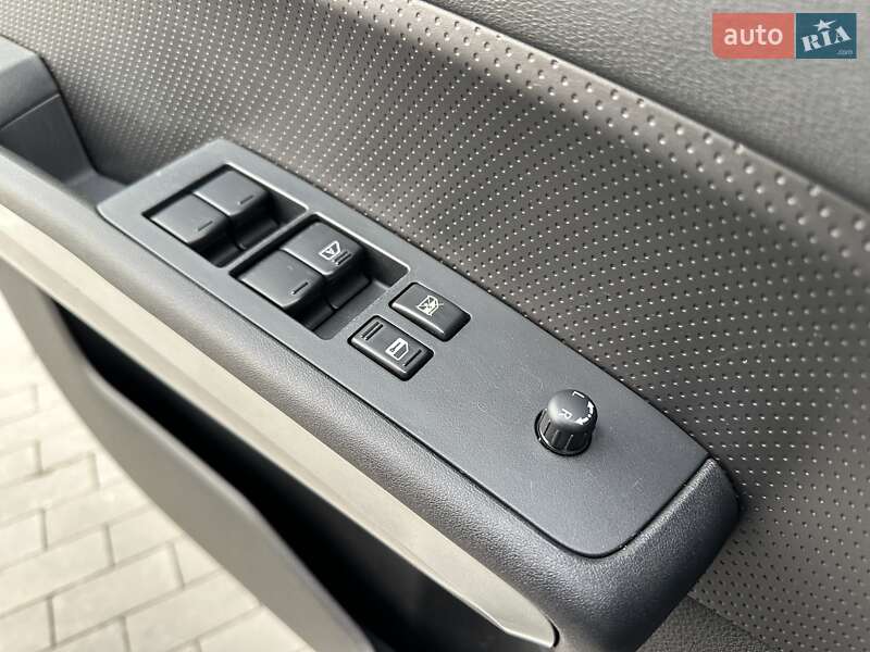 Позашляховик / Кросовер Nissan X-Trail 2012 в Одесі