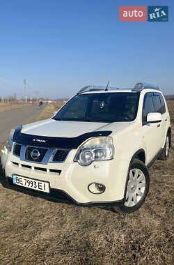 Позашляховик / Кросовер Nissan X-Trail 2012 в 