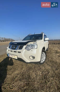 Позашляховик / Кросовер Nissan X-Trail 2012 в 