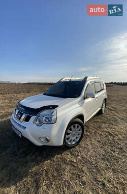 Позашляховик / Кросовер Nissan X-Trail 2012 в 
