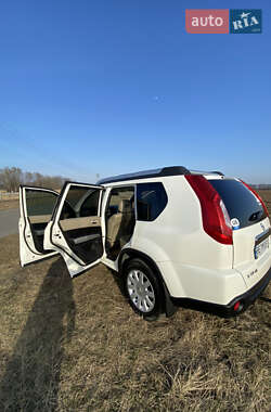 Позашляховик / Кросовер Nissan X-Trail 2012 в 