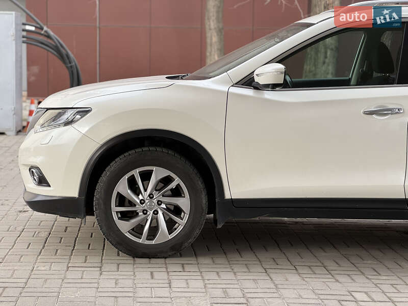 Позашляховик / Кросовер Nissan X-Trail 2017 в Дніпрі