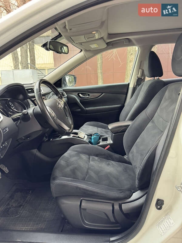 Позашляховик / Кросовер Nissan X-Trail 2017 в Дніпрі