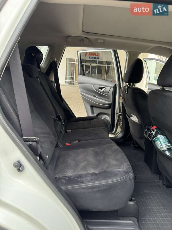 Позашляховик / Кросовер Nissan X-Trail 2017 в Дніпрі