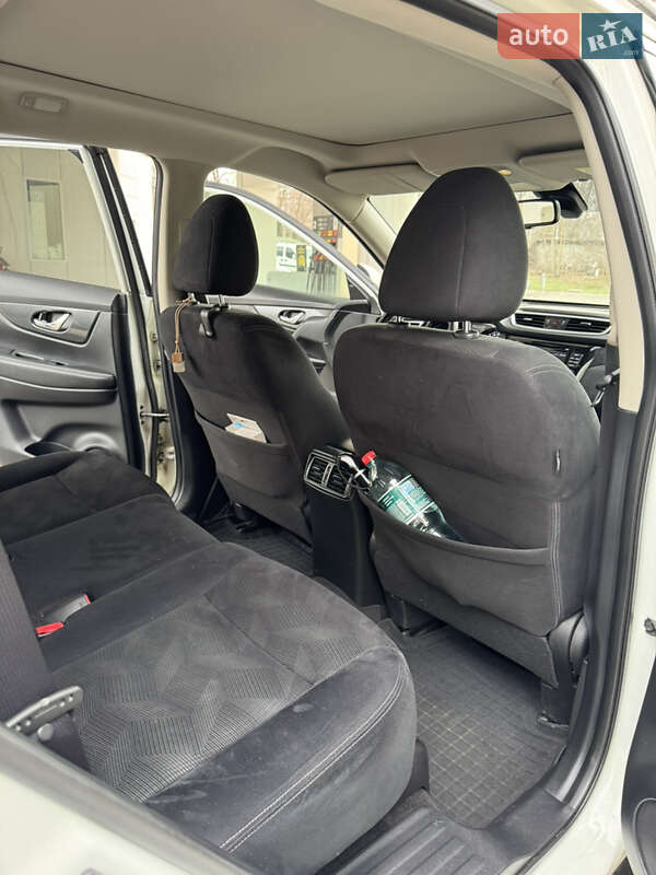 Позашляховик / Кросовер Nissan X-Trail 2017 в Дніпрі