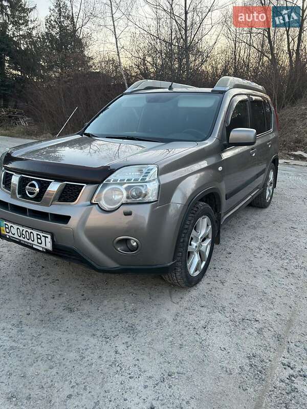 Позашляховик / Кросовер Nissan X-Trail 2010 в Львові