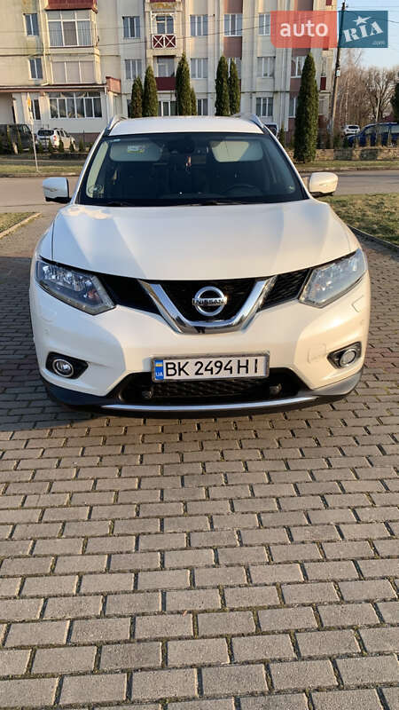 Внедорожник / Кроссовер Nissan X-Trail 2016 в Ровно