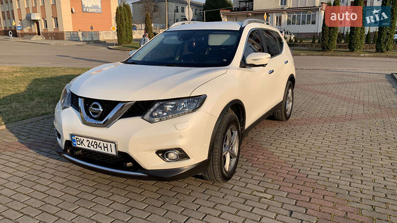 Внедорожник / Кроссовер Nissan X-Trail 2016 в Ровно