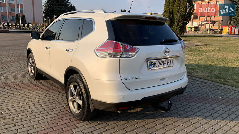Внедорожник / Кроссовер Nissan X-Trail 2016 в Ровно