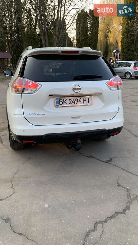 Внедорожник / Кроссовер Nissan X-Trail 2016 в Ровно