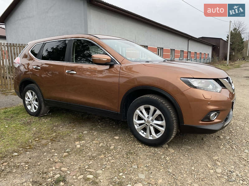 Внедорожник / Кроссовер Nissan X-Trail 2016 в Калуше