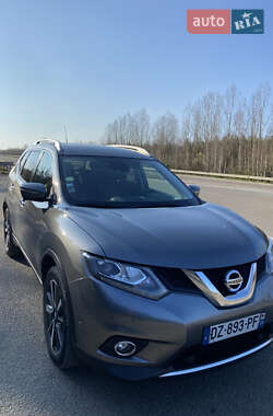 Внедорожник / Кроссовер Nissan X-Trail 2016 в 