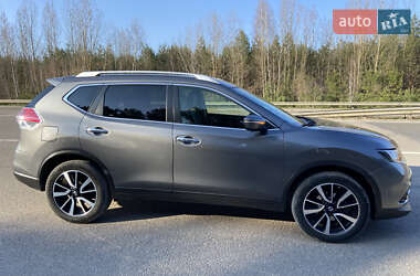 Внедорожник / Кроссовер Nissan X-Trail 2016 в 