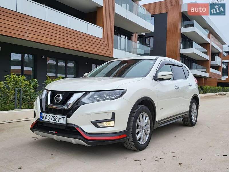 Внедорожник / Кроссовер Nissan X-Trail 2018 в 