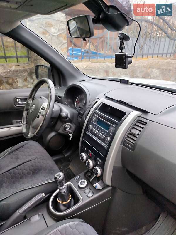 Внедорожник / Кроссовер Nissan X-Trail 2013 в Баре