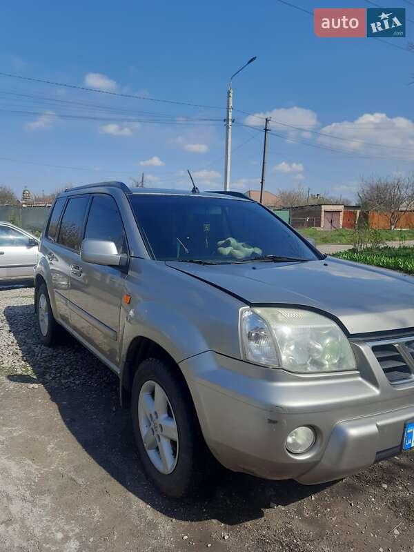 Внедорожник / Кроссовер Nissan X-Trail 2002 в 