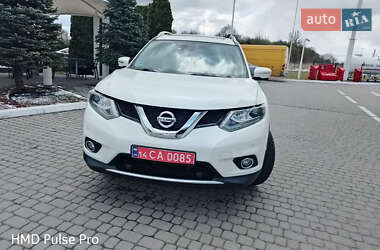 Внедорожник / Кроссовер Nissan X-Trail 2015 в 