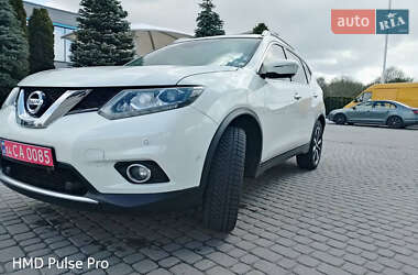 Внедорожник / Кроссовер Nissan X-Trail 2015 в 