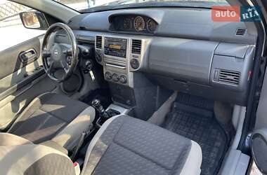 Позашляховик / Кросовер Nissan X-Trail 2006 в 