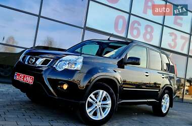 Позашляховик / Кросовер Nissan X-Trail 2012 в 