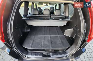 Позашляховик / Кросовер Nissan X-Trail 2012 в 