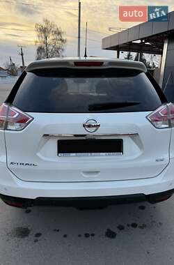 Внедорожник / Кроссовер Nissan X-Trail 2015 в 