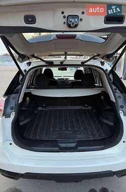 Внедорожник / Кроссовер Nissan X-Trail 2015 в 