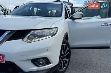 Внедорожник / Кроссовер Nissan X-Trail 2016 в 