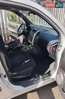 Внедорожник / Кроссовер Nissan X-Trail 2014 в 
