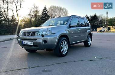 Внедорожник / Кроссовер Nissan X-Trail 2005 в 