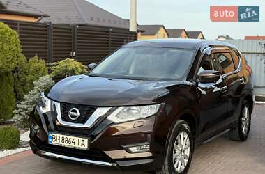 Позашляховик / Кросовер Nissan X-Trail 2018 в 