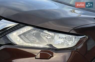 Позашляховик / Кросовер Nissan X-Trail 2018 в 