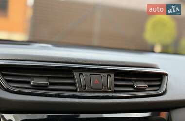 Позашляховик / Кросовер Nissan X-Trail 2018 в 