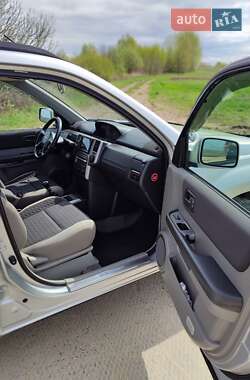 Внедорожник / Кроссовер Nissan X-Trail 2004 в 