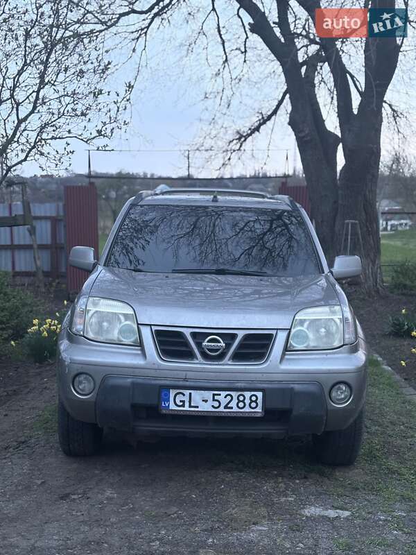 Внедорожник / Кроссовер Nissan X-Trail 2003 в 