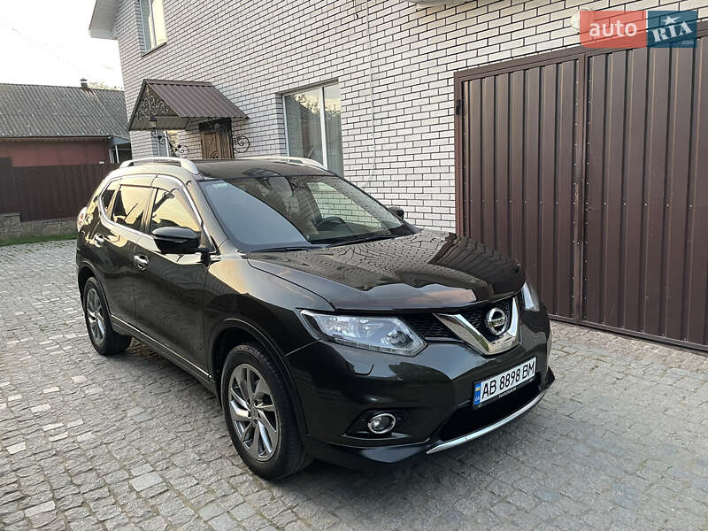 Позашляховик / Кросовер Nissan X-Trail 2017 в 