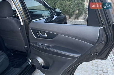 Позашляховик / Кросовер Nissan X-Trail 2017 в 