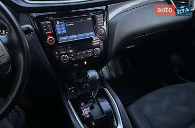 Позашляховик / Кросовер Nissan X-Trail 2017 в 