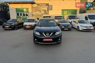 Внедорожник / Кроссовер Nissan X-Trail 2015 в 