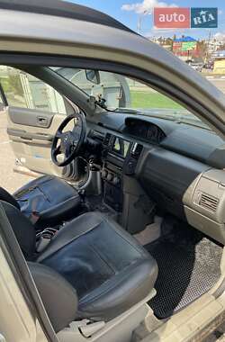 Позашляховик / Кросовер Nissan X-Trail 2005 в 