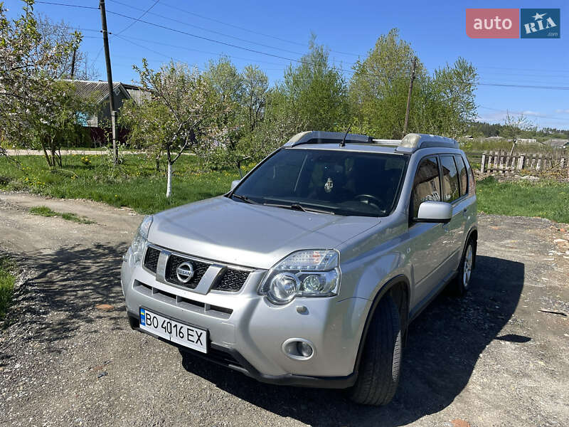 Внедорожник / Кроссовер Nissan X-Trail 2011 в Белогорье