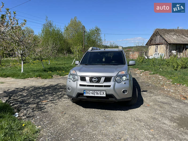 Внедорожник / Кроссовер Nissan X-Trail 2011 в Белогорье