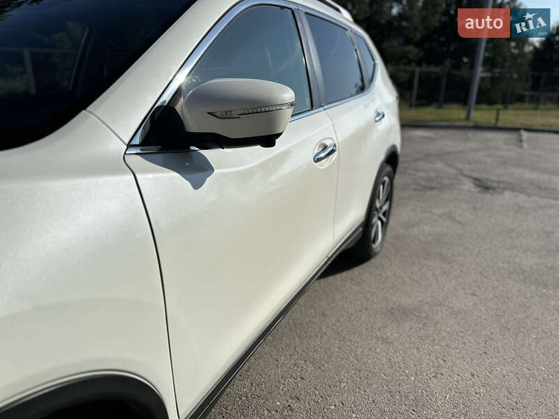 Позашляховик / Кросовер Nissan X-Trail 2015 в Самборі