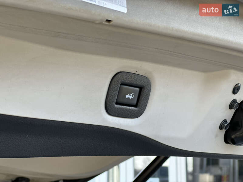 Позашляховик / Кросовер Nissan X-Trail 2015 в Самборі