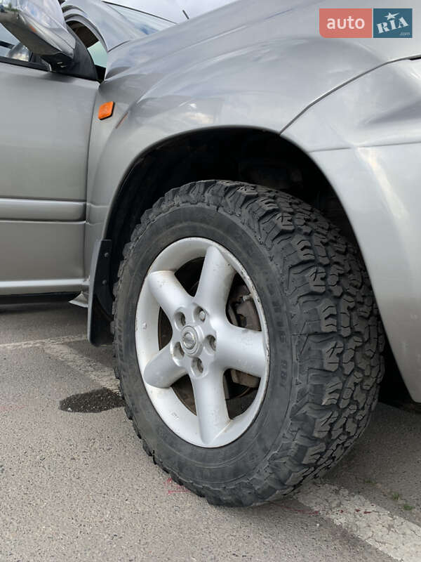Позашляховик / Кросовер Nissan X-Trail 2002 в Харкові