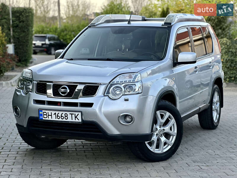 Позашляховик / Кросовер Nissan X-Trail 2011 в 